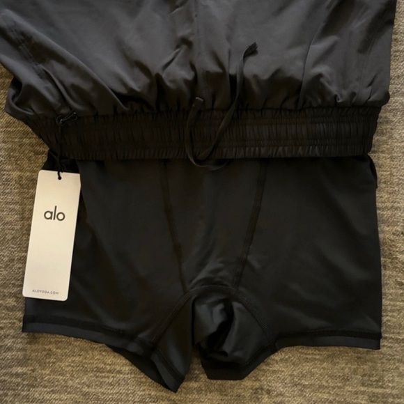 ALO Yoga Men’s “Adapt” Short 5” Inseam with Liner (M) *BESTSELLER* - Picture 11 of 12